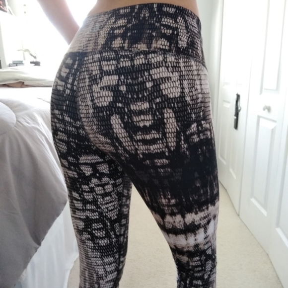 90 Degree by Reflex Workout Snakeskin Leggings Size XL - Picture 2 of 7